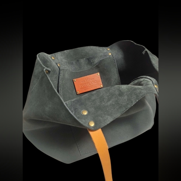 Portland Leather Large Peppercorn Tote - Picture 7 of 12